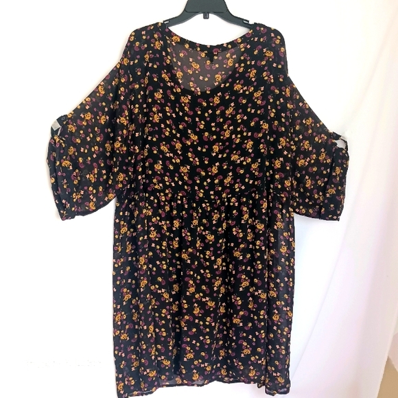TORRID Women's Black Dress Floral Print on a Sheer Overlay Plus Size 5X - Picture 5 of 9